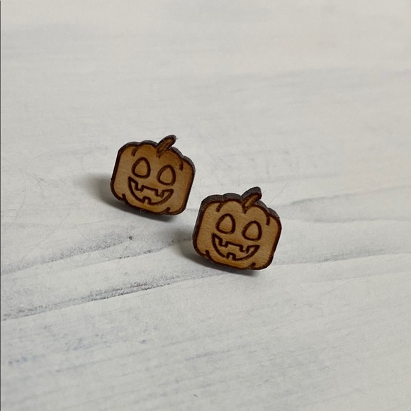 Halloween 🎃 Earrings - Picture 1 of 3